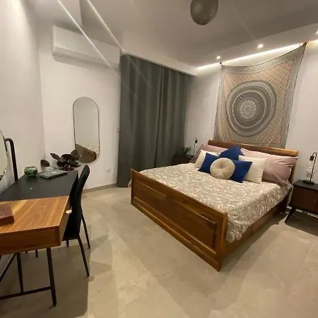 3 Bedroom Luxury With Garden And Church Views