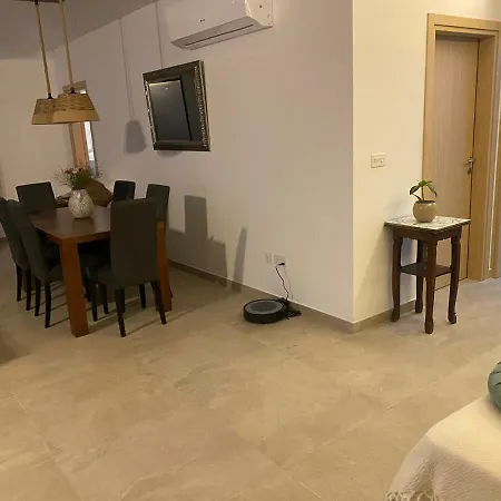 3 Bedroom Luxury With Garden And Church Views Gharghur