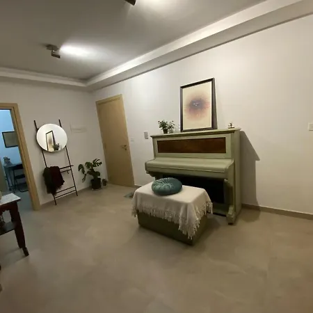3 Bedroom Luxury With Garden And Church Views